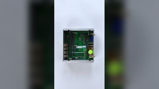 Intel Core I5 ​​8305G โปรเซสเซอร์ Mini Pc 2 RS232 COM 2 LAN 1 VGA 2 HD-MI สำหรับโรงงาน